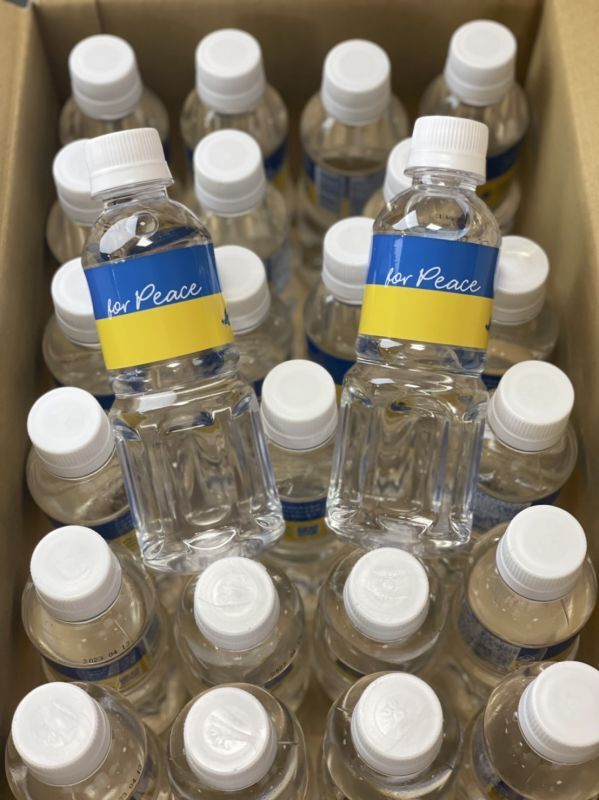 画像: ウクライナ支援天然水　300ml　28本入　全国送料無料！